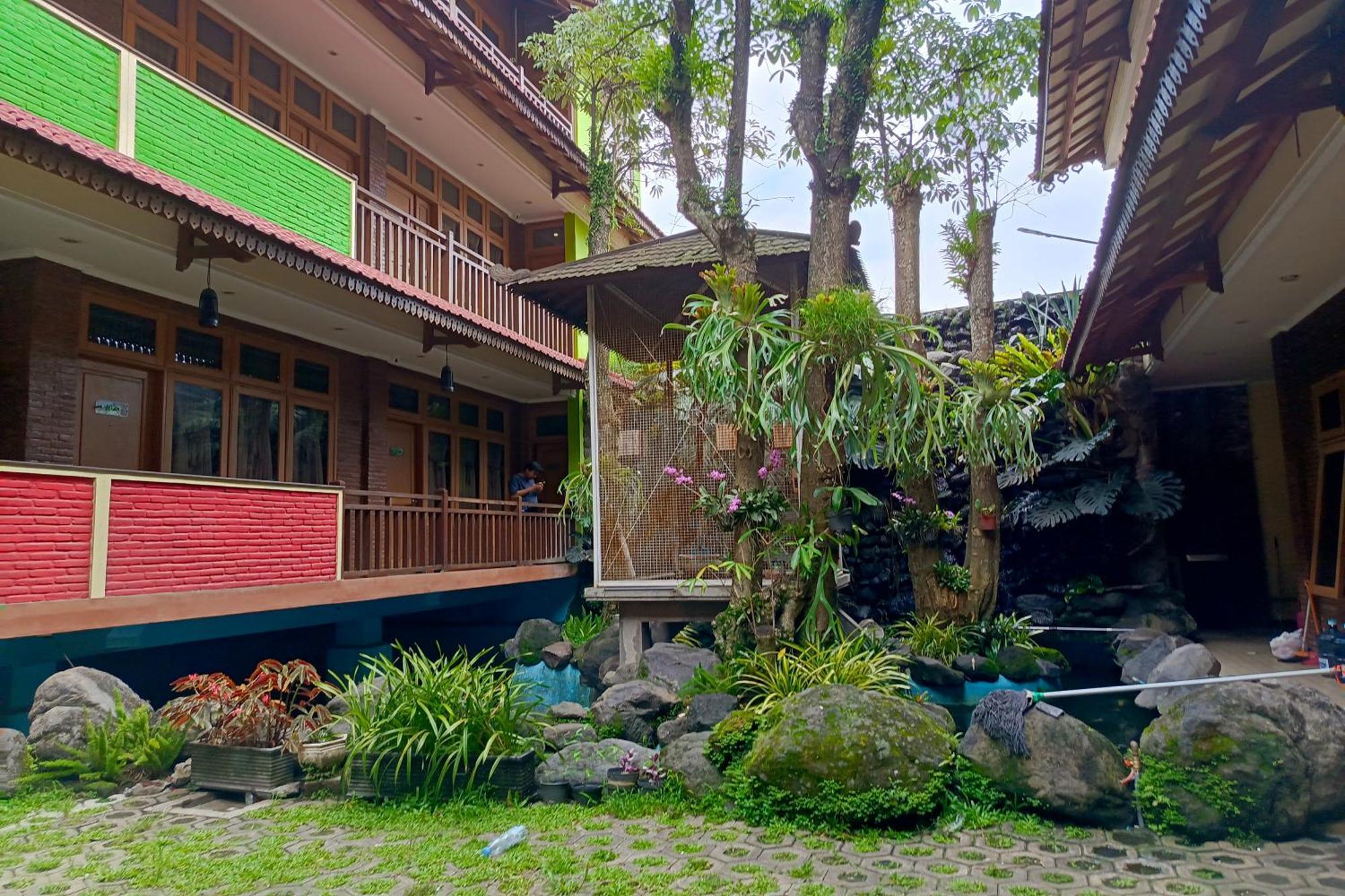 Java Capsule Hotel Malang Ngoại thất bức ảnh